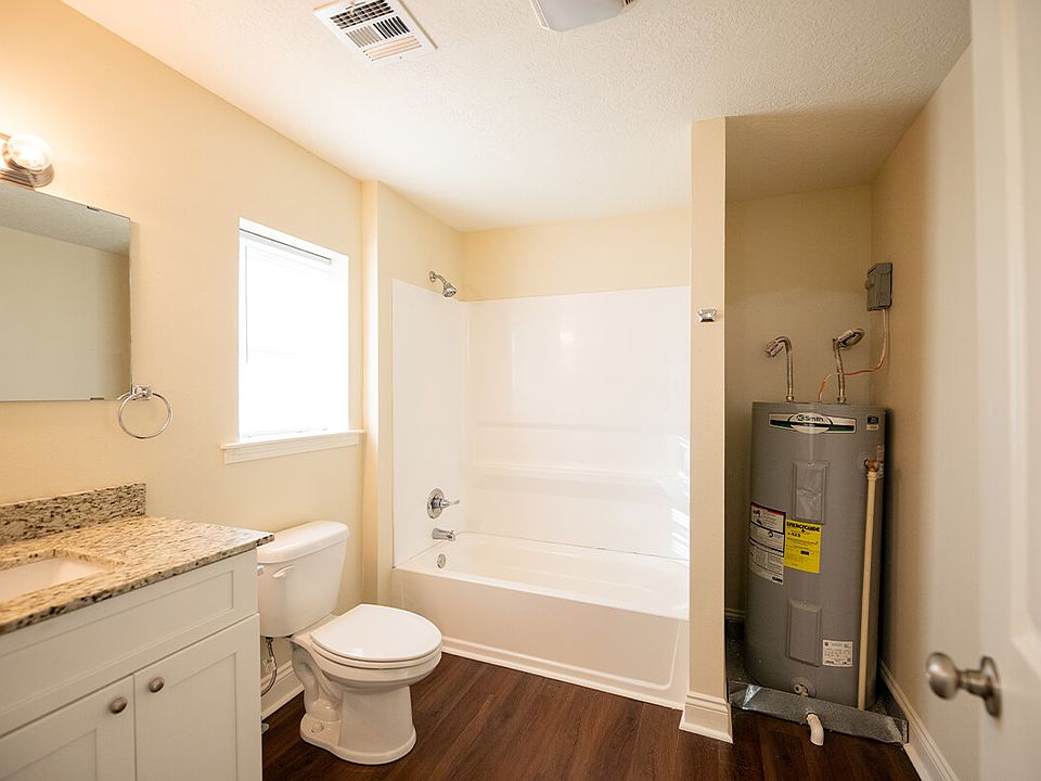 421-PEAKE-1-bathroom_11172023