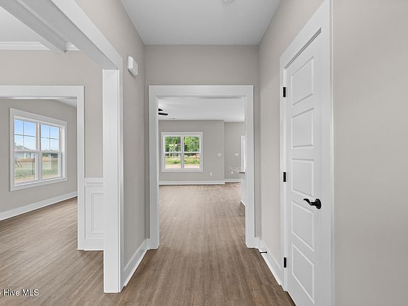4th image of 655 Briarneck Road