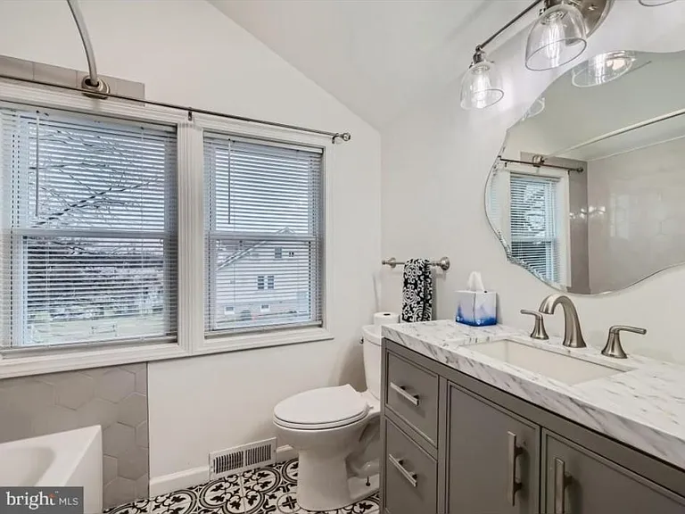 708 Dorsey Ave — Photo 7