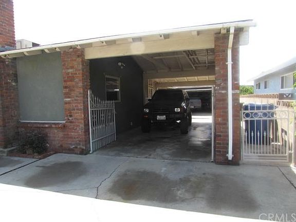 4th image of 1034 E Yale St
