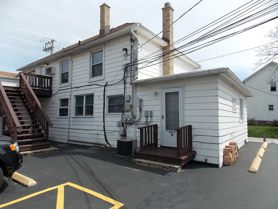 2nd image of 9917 W 143rd St Ste 1