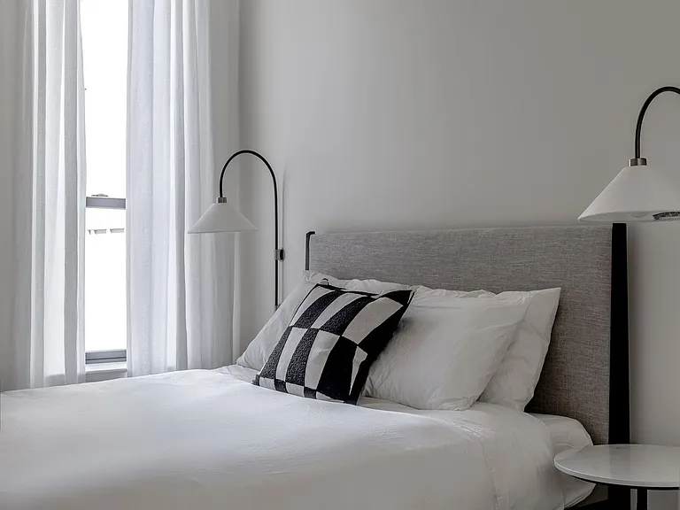 Luxury On Pine — Photo 15