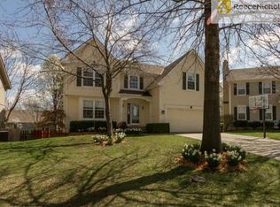 5113 Roundtree St, Shawnee, KS 66226