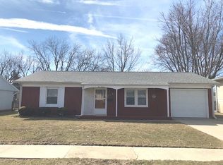 516 Devonshire St, Dixon, IL 61021