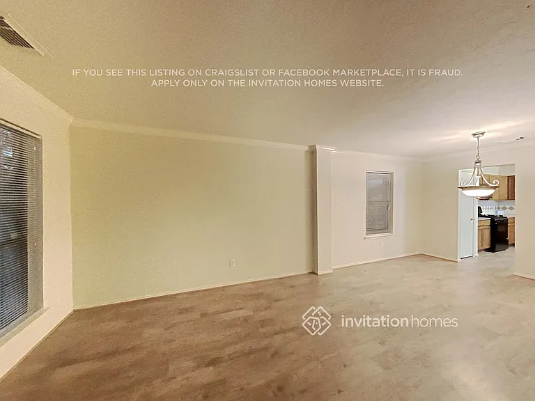 9818 Golden Prairie Ln — Photo 5