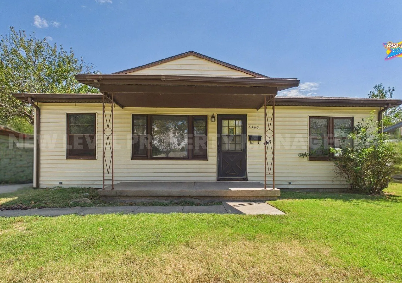 3348 S Saint Paul Ave — Photo 2