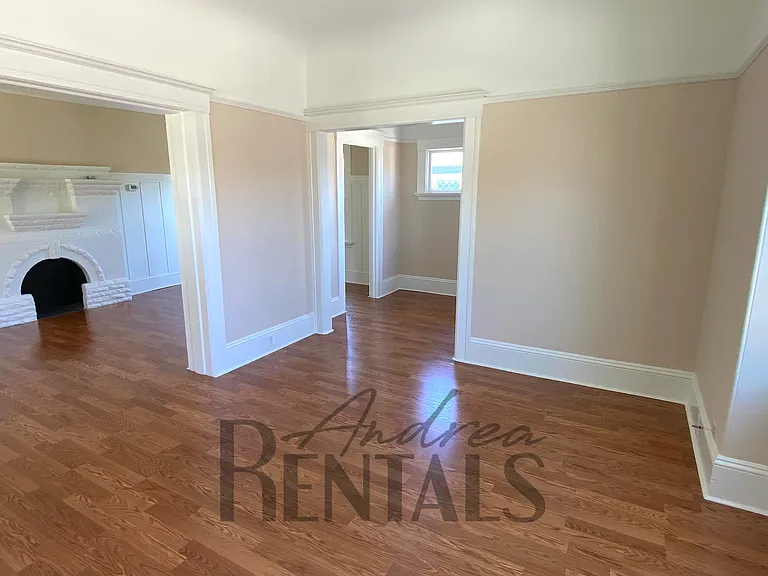1028 Broadway — Photo 6