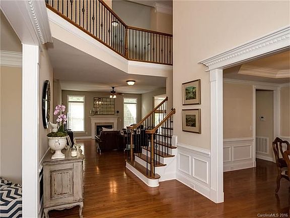 2nd image of 601 Running Horse Ln