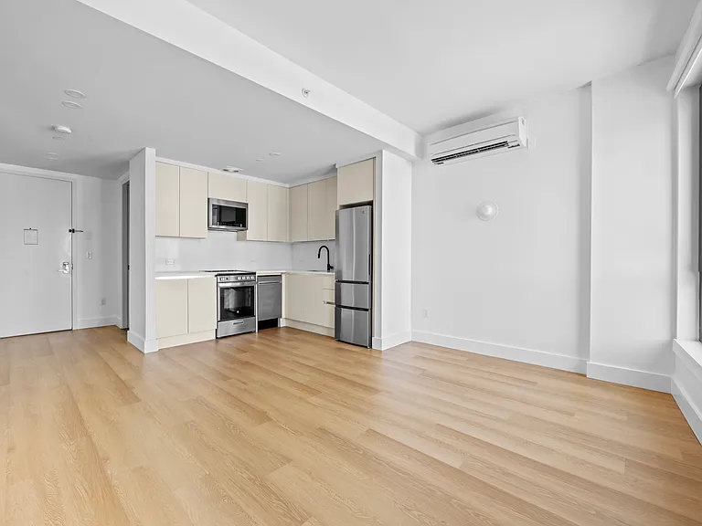 130 Hope St #515 — Photo 2