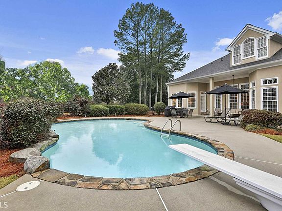 2nd image of 660 Birkdale Dr