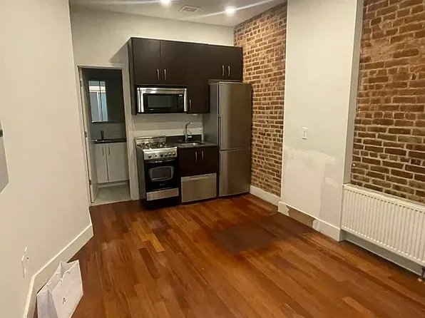 515 East 5th Street image 1 of 5
