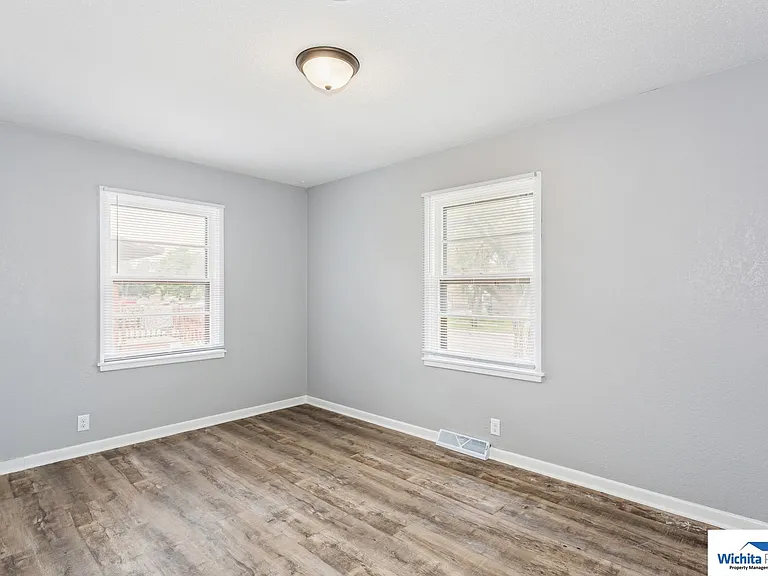 2214 S Glenn Ave — Photo 7