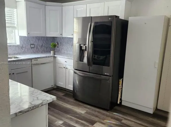 561 NE 159th St, Miami, FL 33162