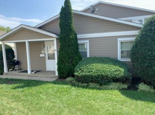 678 Cleo Ct, Wheeling, IL 60090