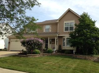 1065 Regency Ln, Carol Stream, IL 60188