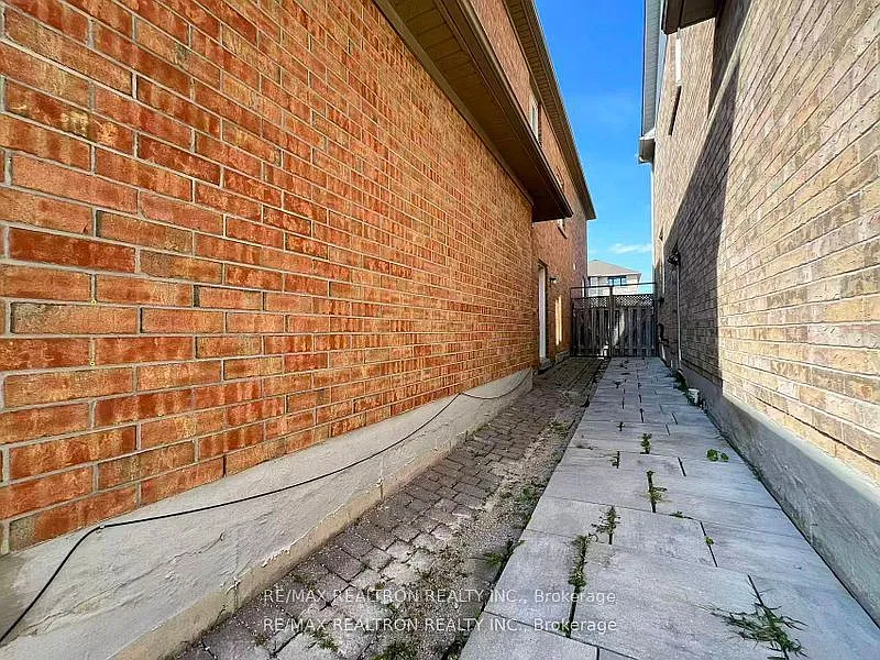 2 bed, $1,700 — Photo 2