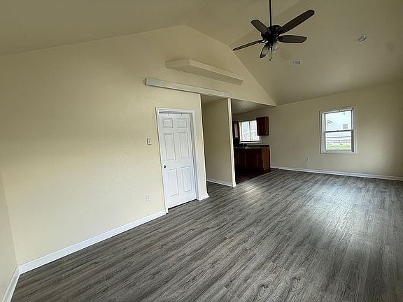 3rd image of 405 Avenue C