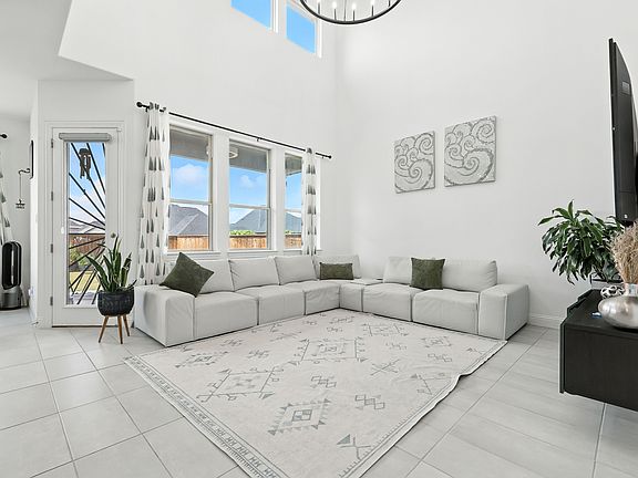 4th image of 3031 Calderdale Ct
