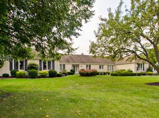 2438 Federal Ct, Long Grove, IL 60047