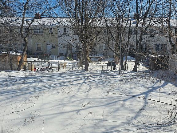 2nd image of 1924 Caroline Ave