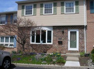 4603 N Hedgerow Dr, Allentown, PA 18103