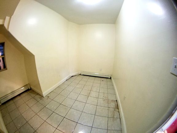 4th image of 57 Atlantic St #1