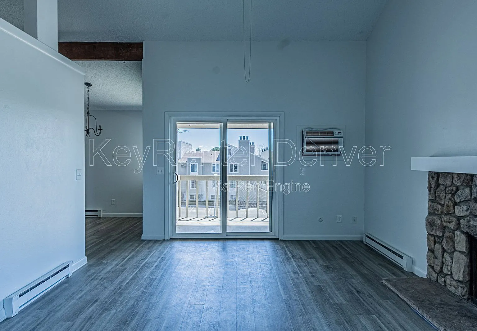 3 bed, 1.0 bath, 1276 sqft, $1,575 — Photo 4