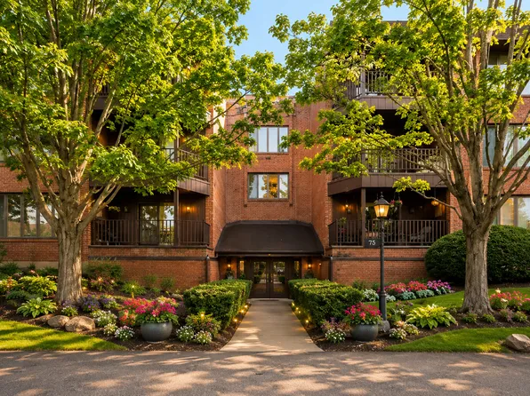 75 Boardwalk Pl Unit 103, Park Ridge, IL 60068