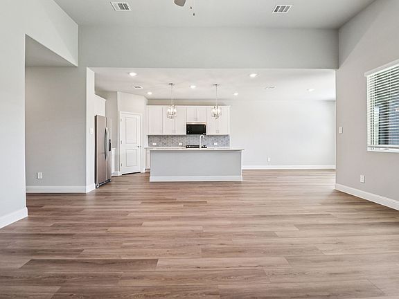 4th image of 1302 Winters Way