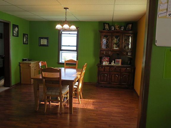 2nd image of 408 2nd St SE