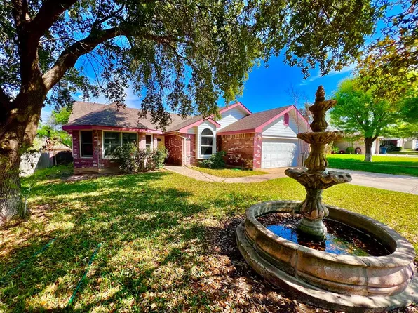 945 Rio Rd, Eagle Pass, TX 78852