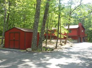 157 Wild Meadow Dr, Milford, PA 18337