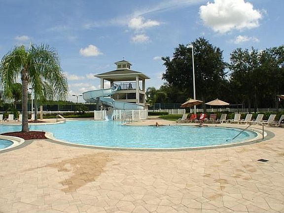 3rd image of 18145 Sandy Pointe Dr
