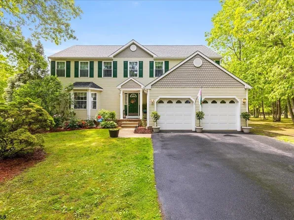 7 Mahogany Ct, Galloway, NJ 08205