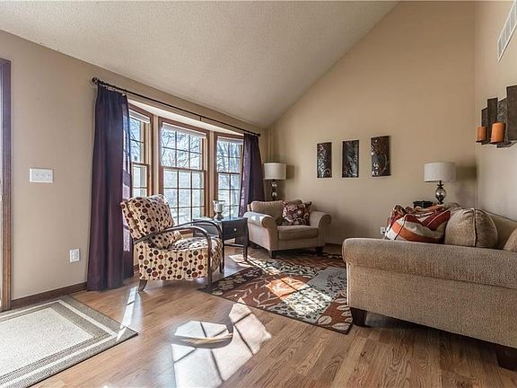 4th image of 12604 Fountain Lake Dr