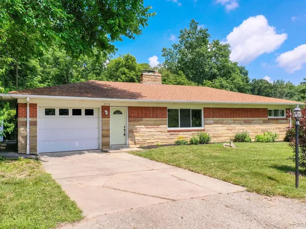 2442 Ashland St, Clio, MI 48420