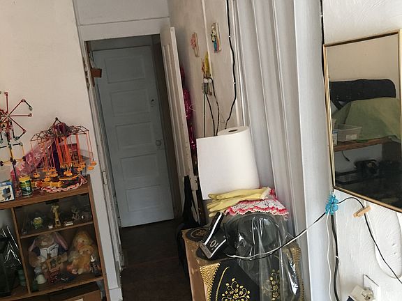 3rd image of 406 Sussex St