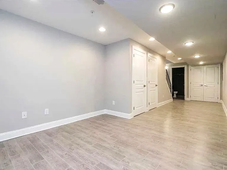 537 Morse St — Photo 22
