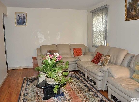 4th image of 8332 258th St