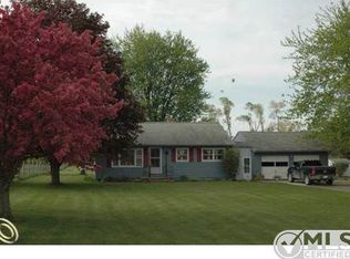 7450 Ross Rd, Almont, MI 48003