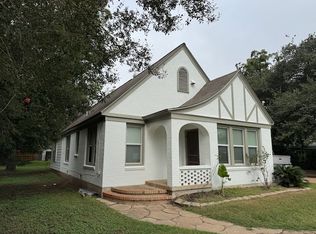 2002 Milam St, Columbus, TX 78934