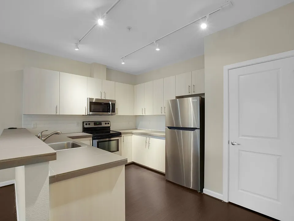 1110 SW 160th Ave
