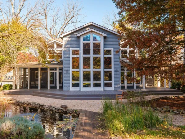 193 Black Walnut Dr, Nellysford, VA 22958