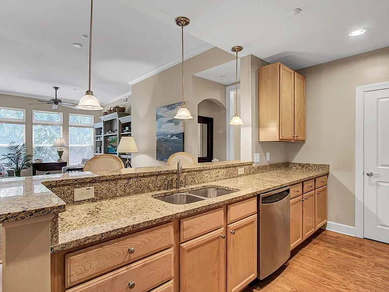 125 Pier View St #205 — Photo 11