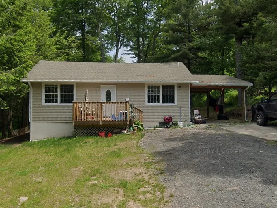 34 Hemlock Dr