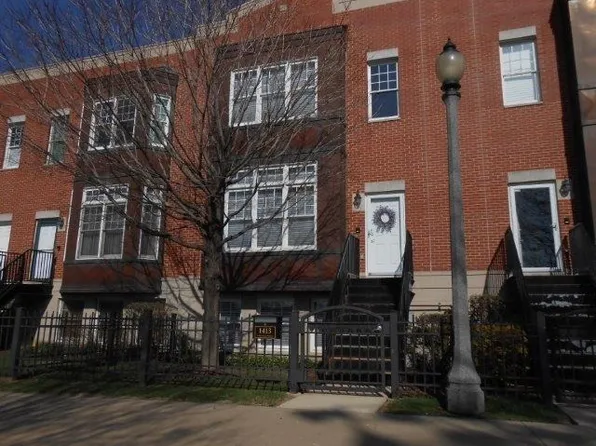 1413 S Campus Pkwy, Chicago, IL 60608