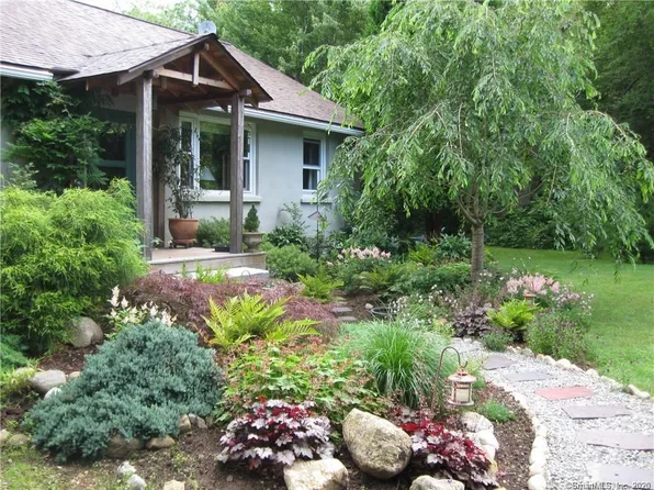 9 Briar Patch Rd, Stonington, CT 06378