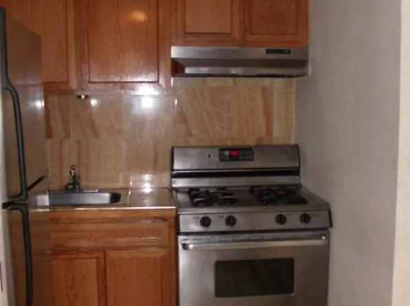 423 Lincoln Place image 1 of 5