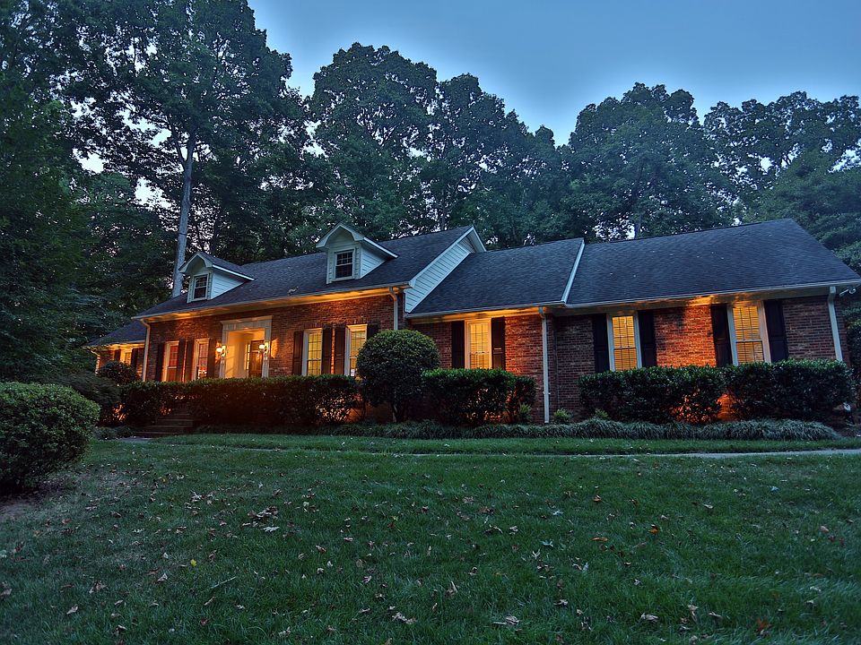 2nd image of 209 Holly Park Dr