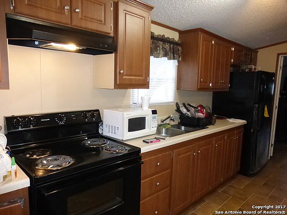 5th image of 247 Sir Winston Dr